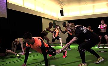 HANDTÜCHER BEREITHALTEN! – HIIT WURDE ZUM HIPPSTEN FITNESSTREND DES JAHRES 2018 ERKLÄRT