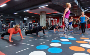 Warum Gummibodenfliesen in Fitnessstudios Teppichboden überlegen sind