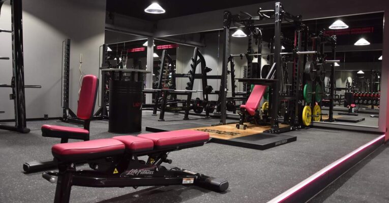 Thick Rubber Flooring: The Go-To Choice for High-Intensity Training Spaces