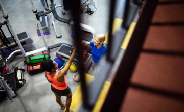 Die Vorteile von Gummifliesenböden für Fitnessstudios