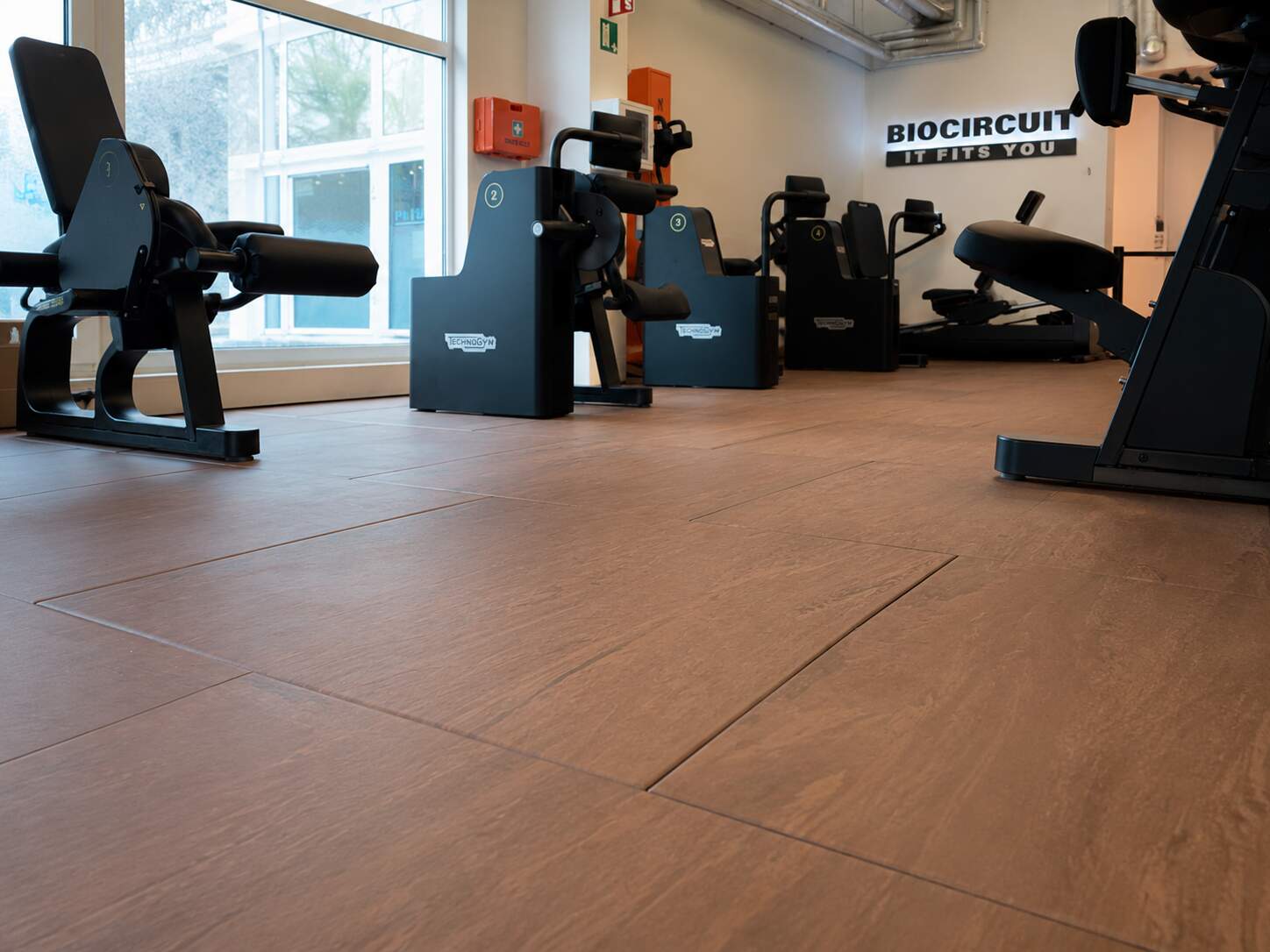 hero-connect Gym with Connect flooring in the machine and cardio area