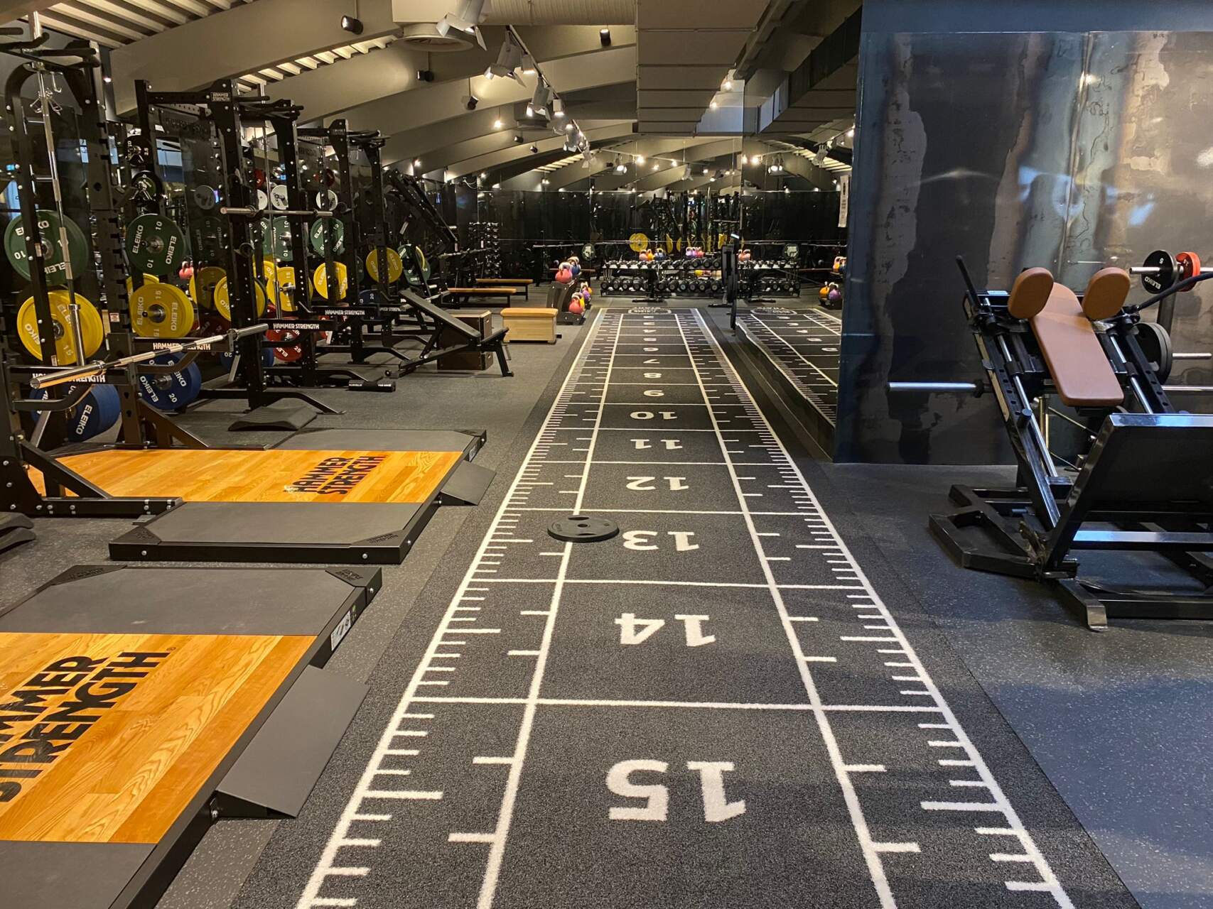 case-study Fitnessstudio mit Pavigym Boden und Schlittenbahn